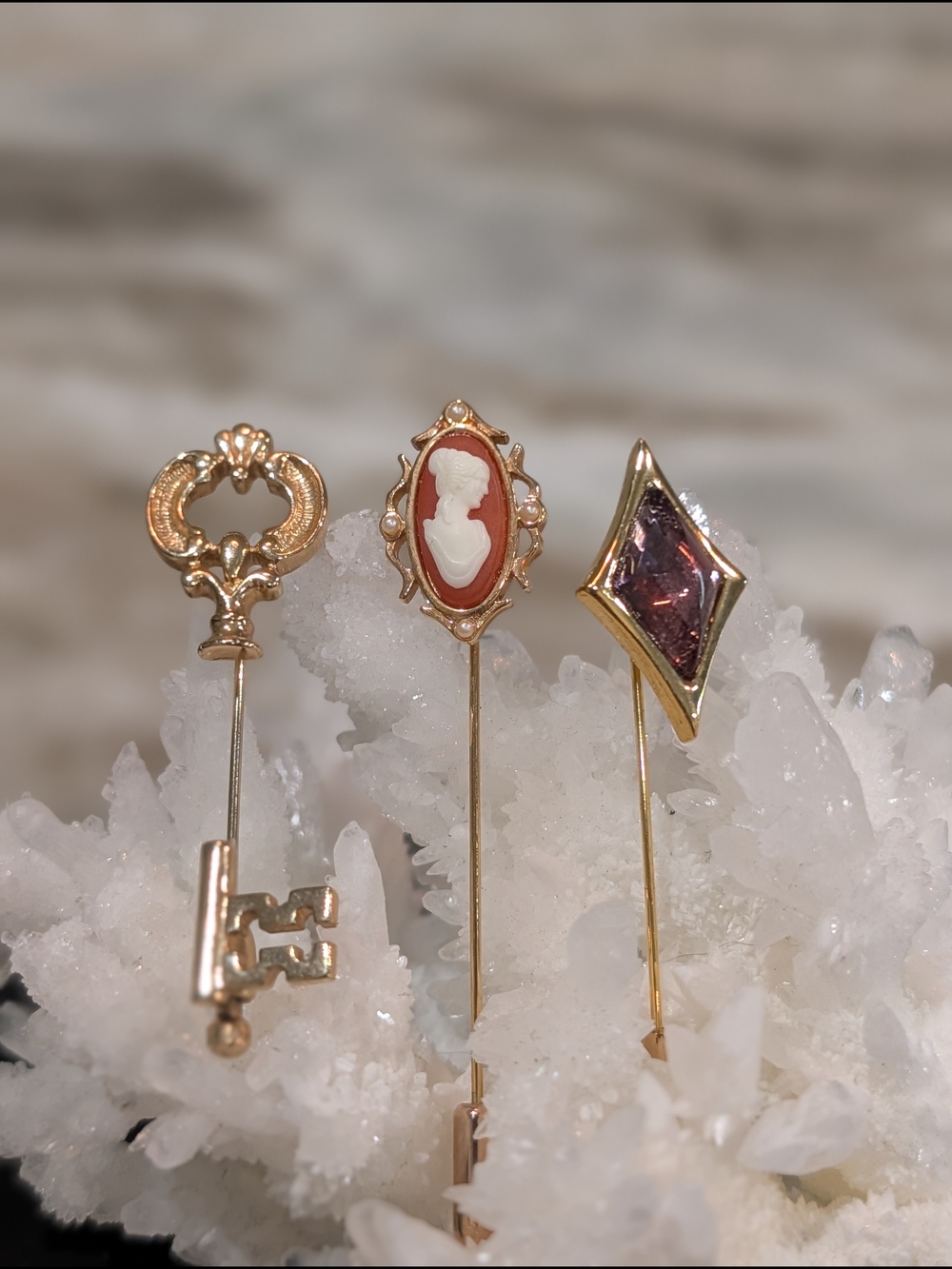 Vintage Avon Stick Pin Set - - Picture 3 of 3